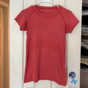 Lululemon Athletica Coral Fitted Short Sleeve Tee